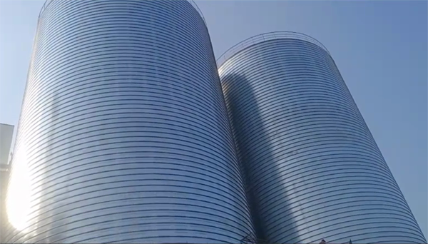 乌鲁木齐2座混凝土高架卷板仓